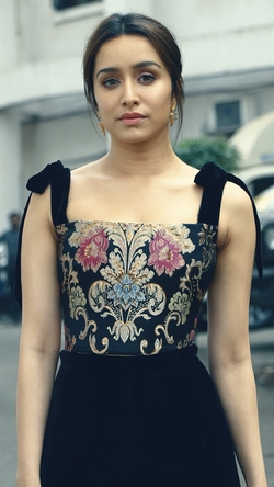 Shraddha Kapoor in Black Dress Photo