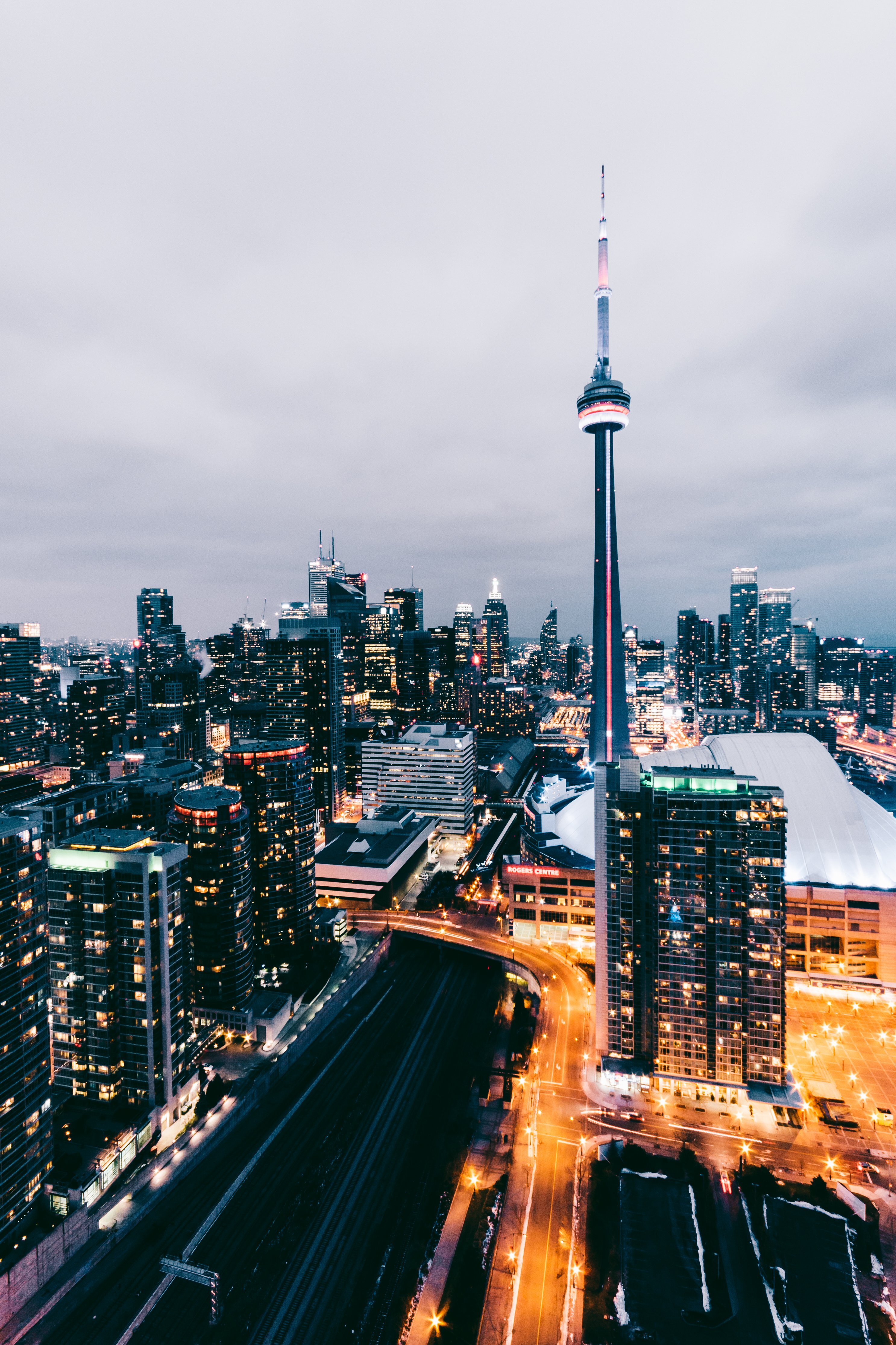 CN Tower in Toronto Canada  2973x4460 resolution wallpaper