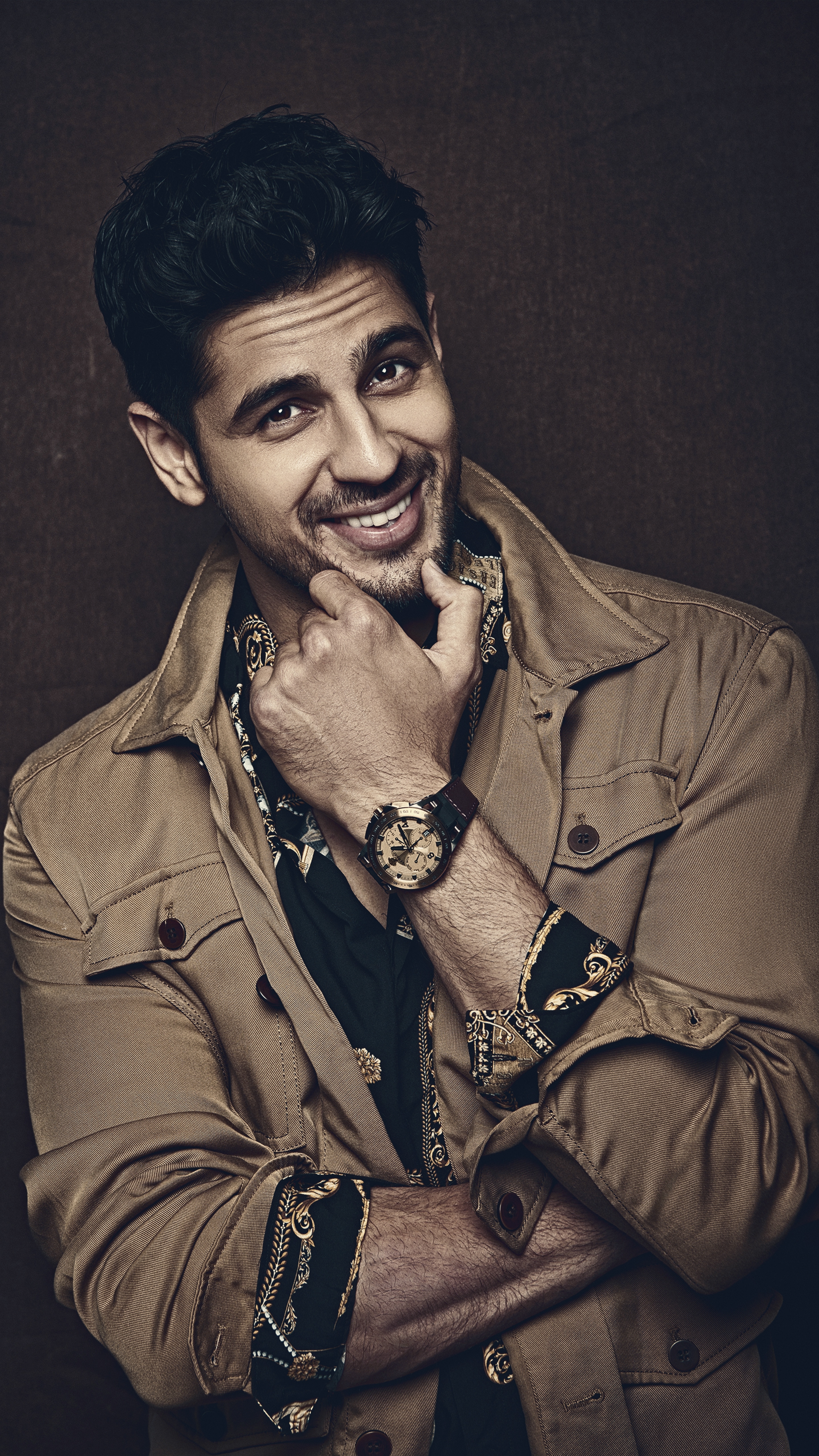 Sidharth Malhotra Indian Actor Pic 2880x5120 Resolution Wallpaper