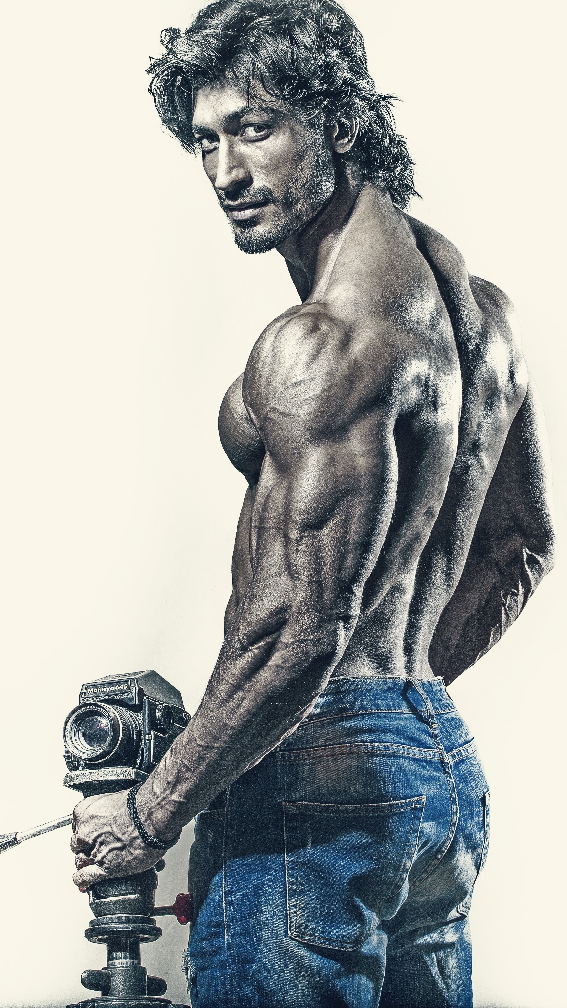 Vidyut Jamwal Body Mobile Pic | 2160x3840 resolution wallpaper Vidyut Jamwal Body Mobile Pic | 2160x3840 resolution wallpaper