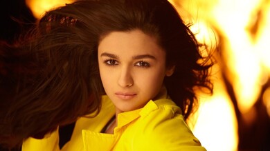 Actress Alia Bhatt Latest Wallpaper