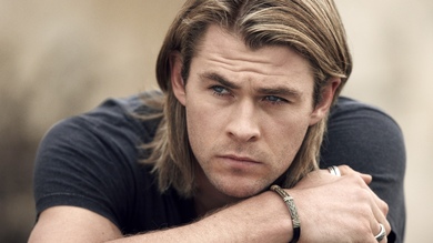 Chris Hemsworth in Long Hair Pics