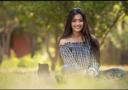 Cute Smile Face of Indian Actress Rashmika Mandanna