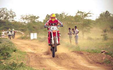 Dirt Bike Racing in HD