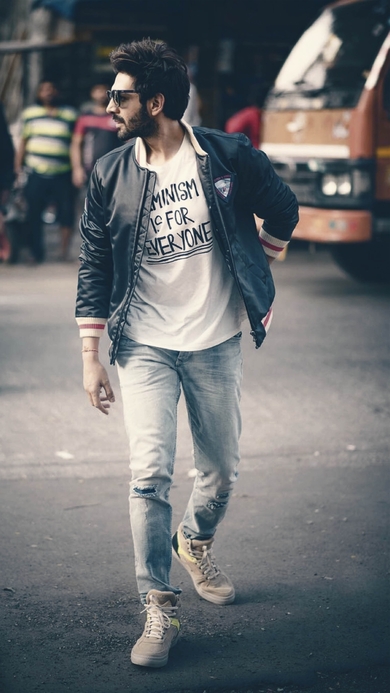 Kartik Aaryan Walking on Road