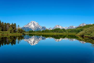 Lake and Mountain Nature View Wallpaper