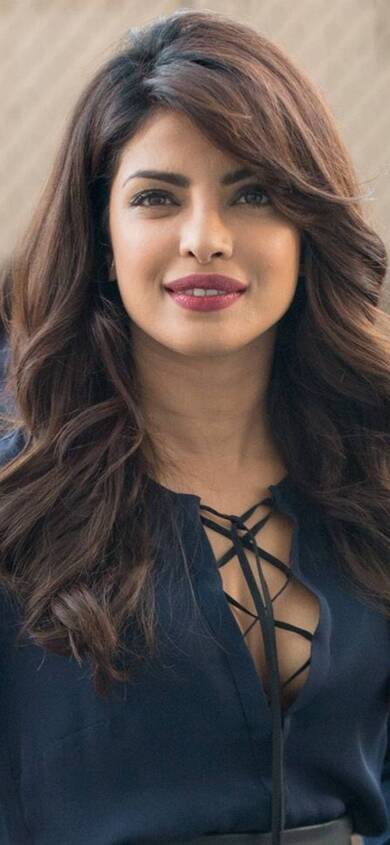 Priyanka Chopra Mobile Image