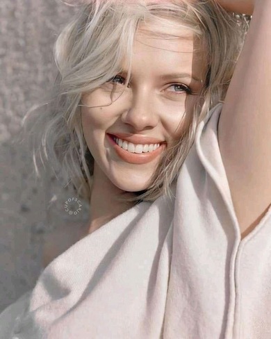 Scarlett Johansson Cute