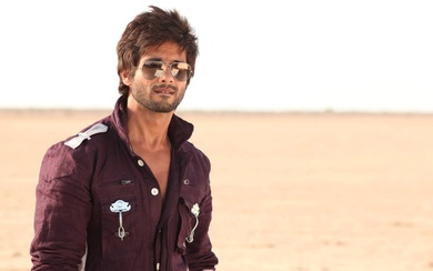 Shahid Kapoor in Sunglasses