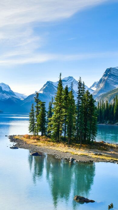 Spirit Island in Maligne Lake