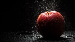 3D Water Drops on Apple 4K