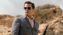 Actor Brad Pitt Wear Sungalsses