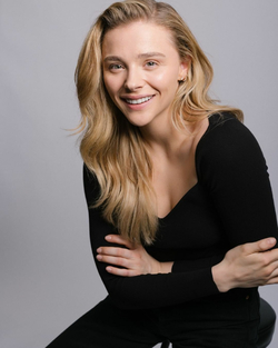 Actress Chloe Grace Moretz Smile Face