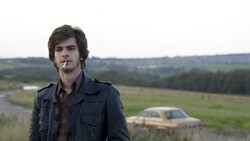 Andrew Garfield in Retro Look