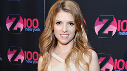 Anna Kendrick Smile Face with Hair Style