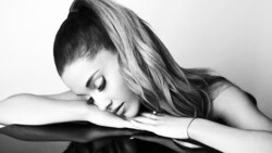 Ariana Grande Portrait 4K Pics