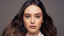 Australian Actress Katherine Langford Wallpaper