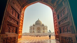 Beautiful 4K View of Taj Mahal