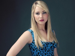 Beautiful Actress Jennifer in Blue Dress