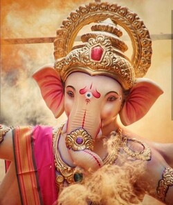 Beautiful Lord Ganesha Idol Image