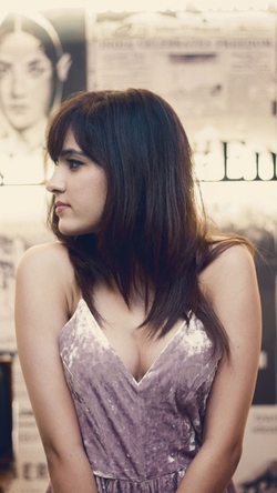 Beautiful Shirley Setia Photo