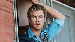 Chris Hemsworth HD Wallpaper