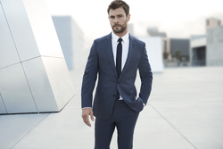 Chris Hemsworth In Formal Suit 8K Wallpaper