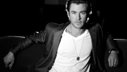 Chris Hemsworth Sitting Photoshoot Pic