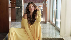 Cute Eiza Gonzalez Is Looking Gorgeous In Yellow Dress