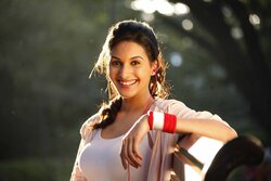 Cute Smile of Amyra Dastur Bollywood Celebrity