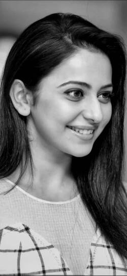 Cute Smile of Rakul Preet