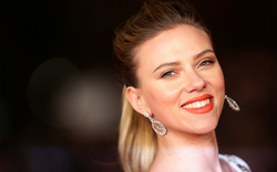 Cute Smile of Scarlett Johansson HD Wallpaper