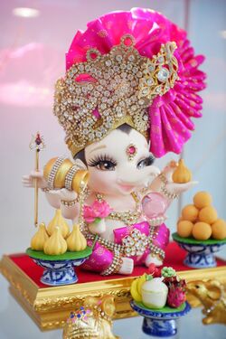 Decorative Ganesha Idol Pic