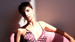 Emily Ratajkowski American Model Photo