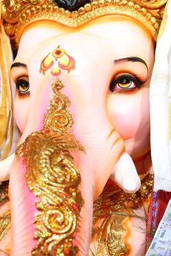 Ganesha Close Face Mobile Image