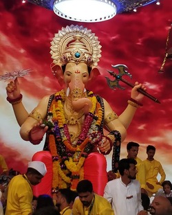 Ganpati With 4 Hands in Ganesh Chaturthi Celebration
