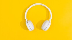 Headphone 4K in Yellow Background