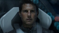 Hollywood Hero Tom Cruise in Oblivion Movie