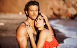 Hrithik Roshan And Katrina Kaif Wallpaper on Beach