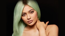 Kylie Jenner in Green Hair Style