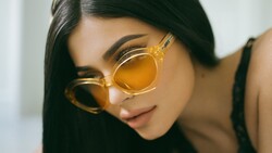 Kylie Jenner Wear Yellow Sunglasses