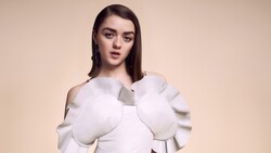 Maisie Williams English Actress Wallpaper