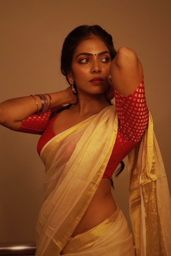 Malavika Mohanan Malayalam Movie Actress