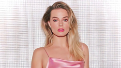 Nice Looking Margot Robbie In Pink Top