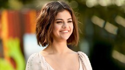Selena Gomez Smile Face