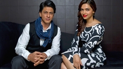 Shahrukh Khan And Deepika Padukone Sitting on Couch