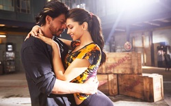 Shahrukh Khan With Deepika Padukone in Movie Scene