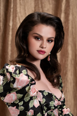 Singer Selena Gomez Mobile Photo