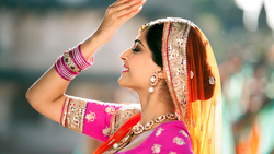 Sonam kapoor Movie Wallpaper