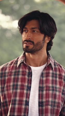 Vidyut Jammwal Mobile Pic